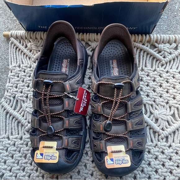 New Sketchers Men’s Slip-Ins Brown Sandals Size 9.5